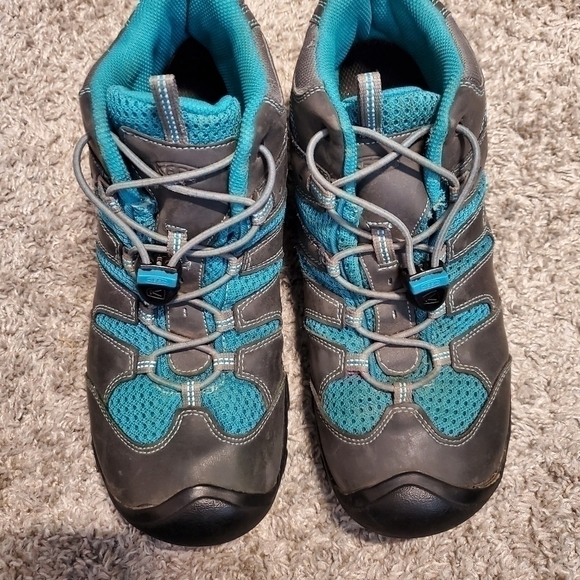 𝅺KEEN Outdoor Hiking Shoes - Picture 2 of 12